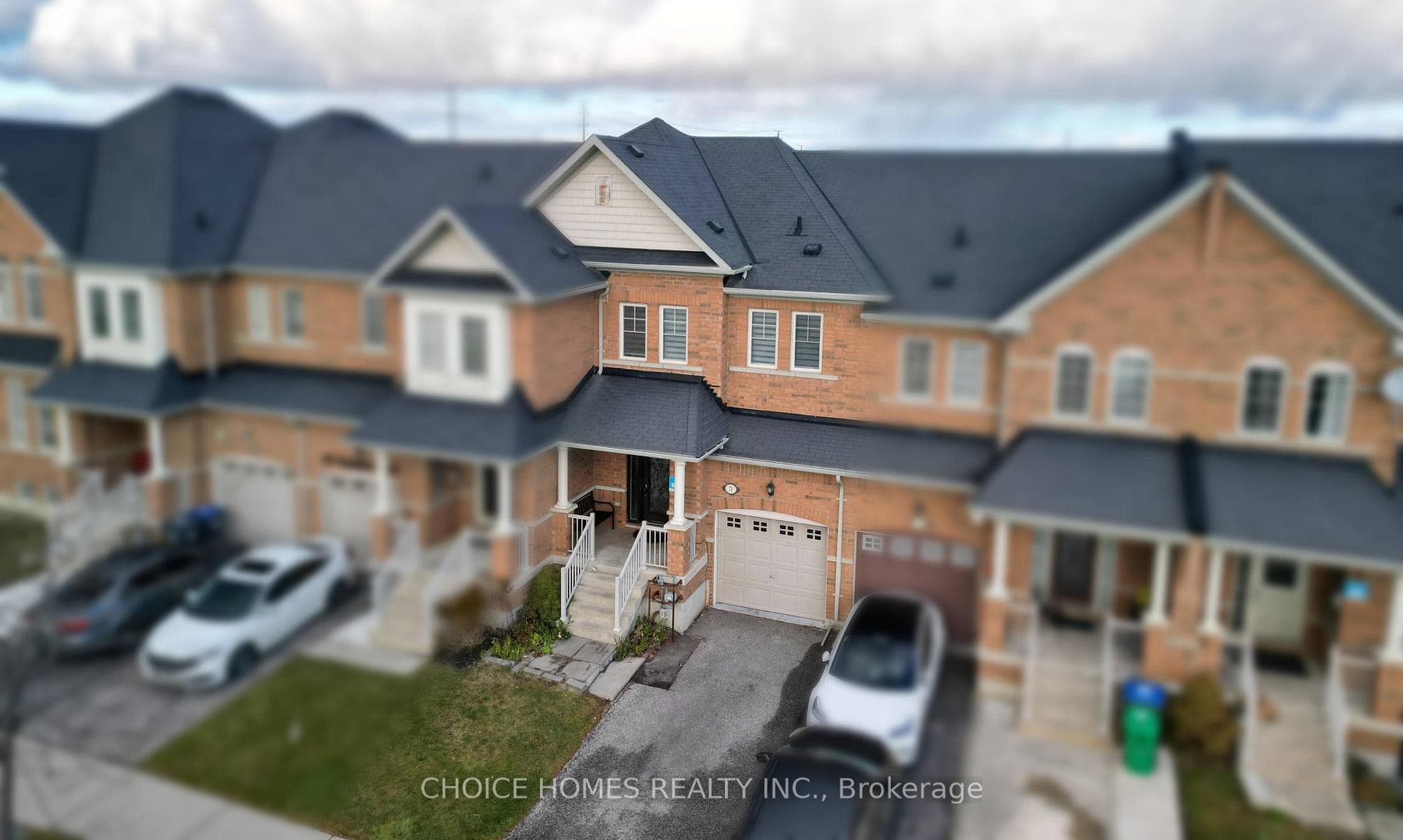 71 Pendulum Circle, Brampton, ON L6R 3N7, Brampton — photo 1