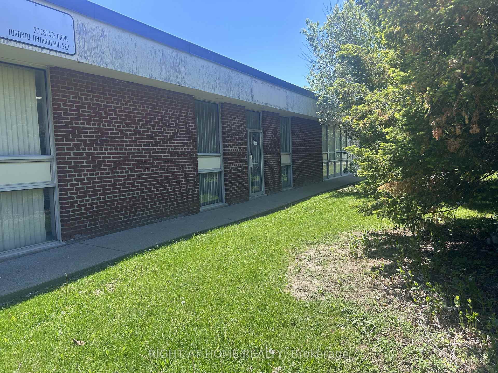 27 Estate Drive, Toronto, ON M1H 2Z2, Toronto E09 — photo 1
