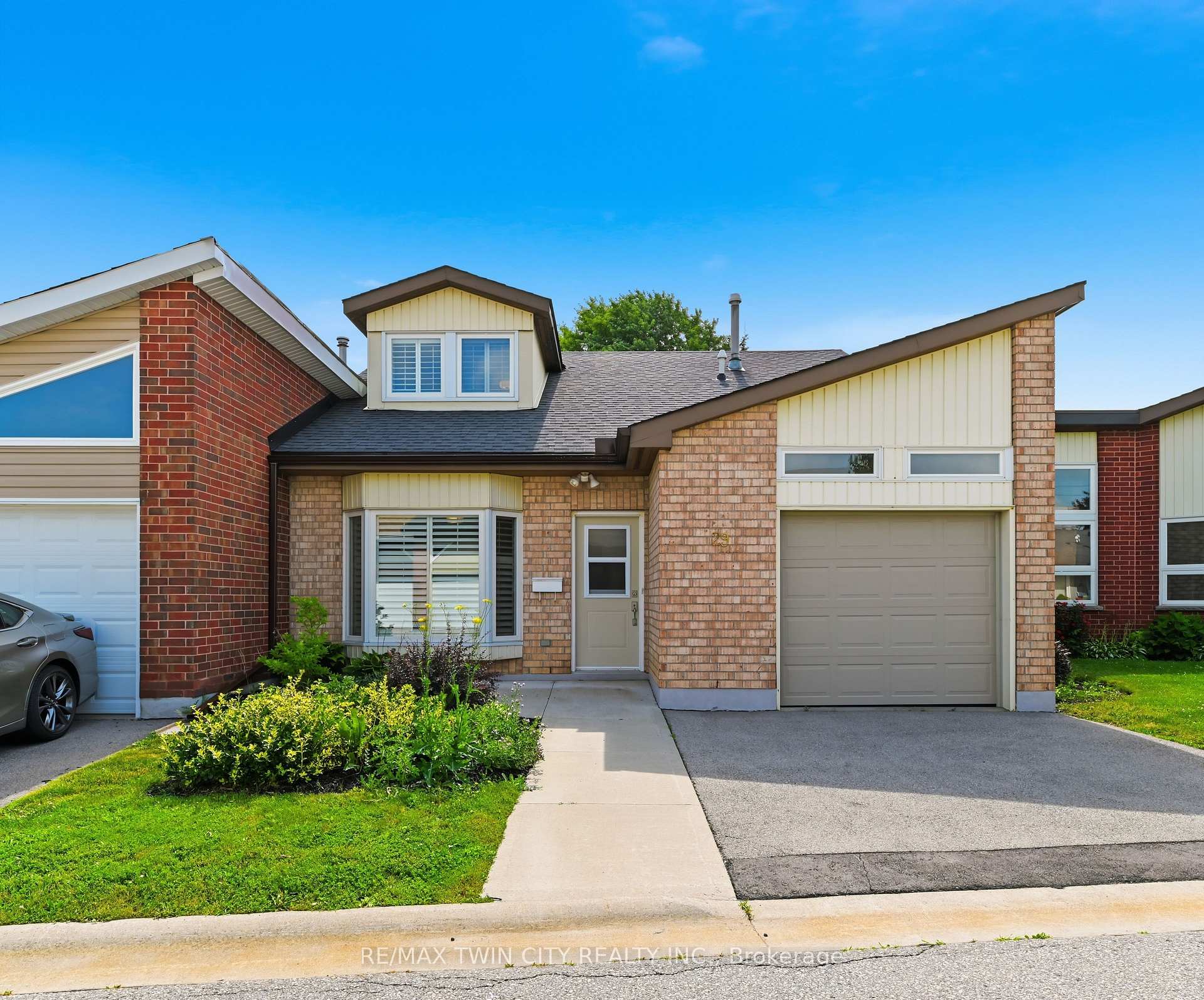 29 Archdeacon Clark Trail, Hamilton, ON L9B 2M1, Hamilton — photo 1