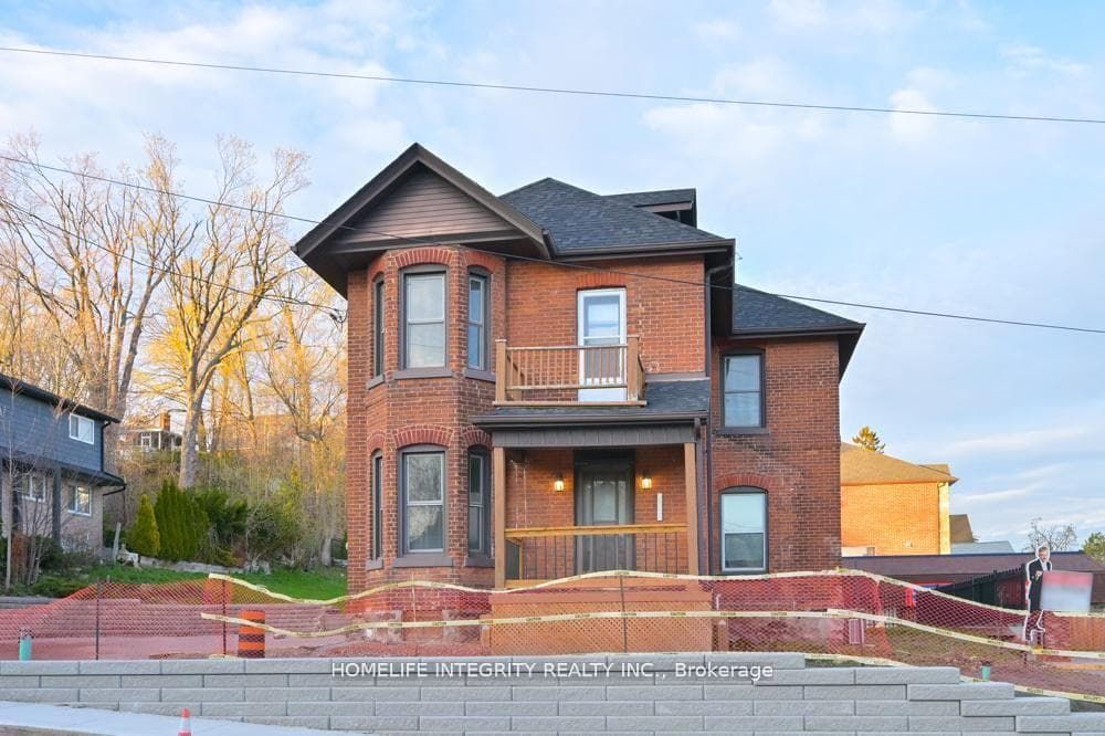 25 Berczy Street, Barrie, ON L4M 3P6, Barrie — photo 1