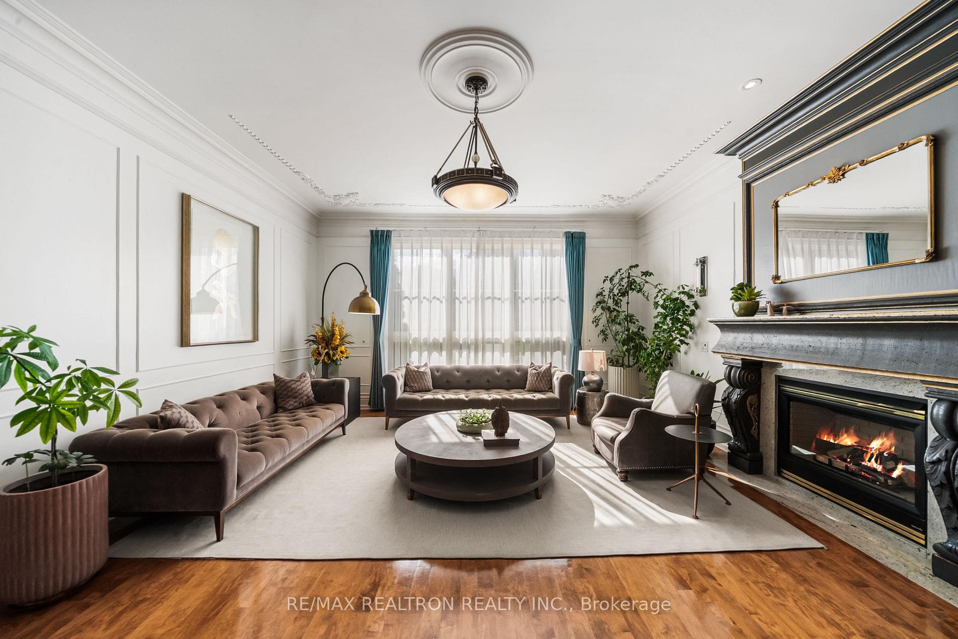 100 Owen Boulevard, Toronto, ON M2P 1G3