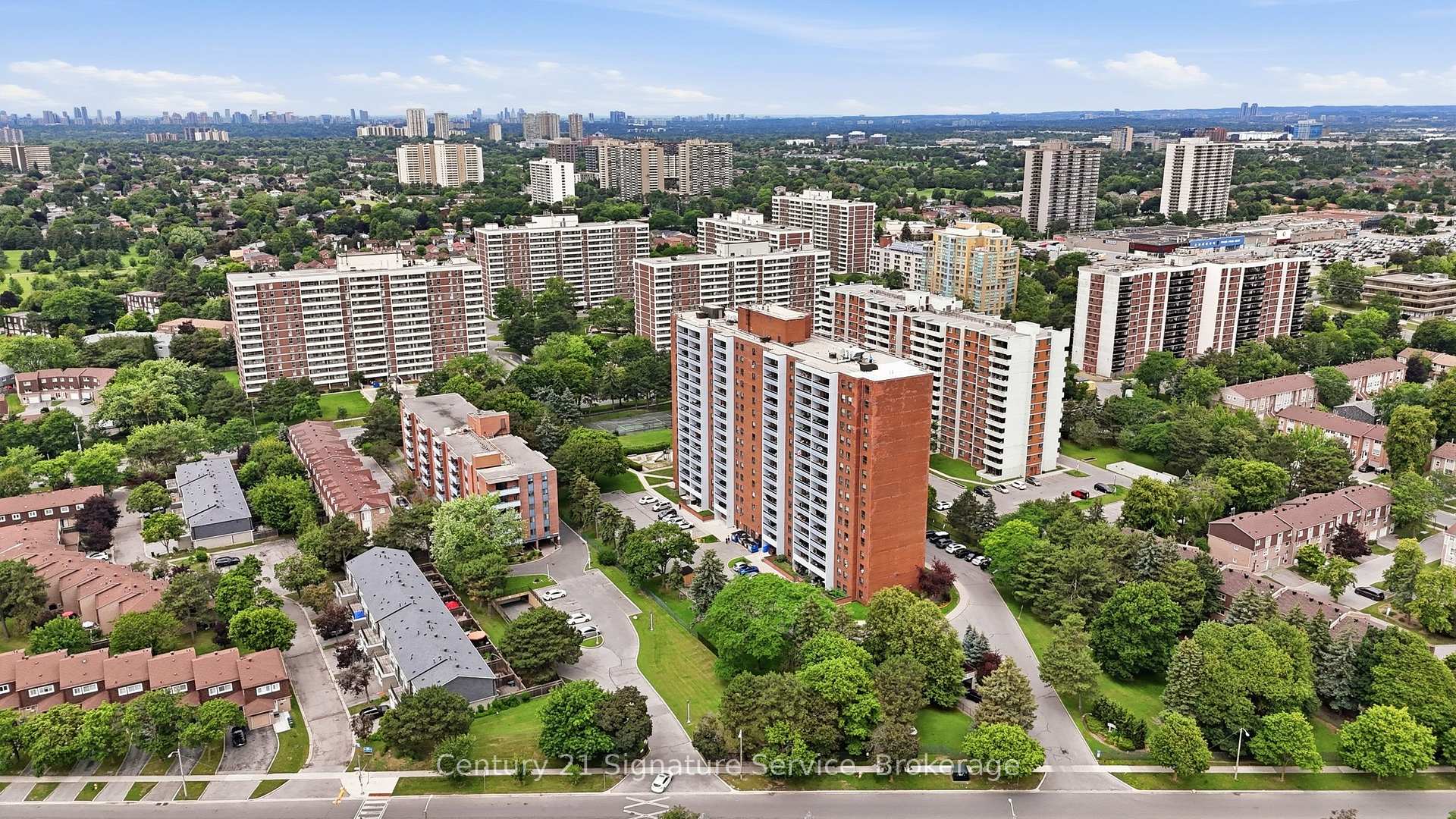 1250 Bridletowne Circle 610, Toronto, ON M1W 2V1, Toronto E05 — photo 1