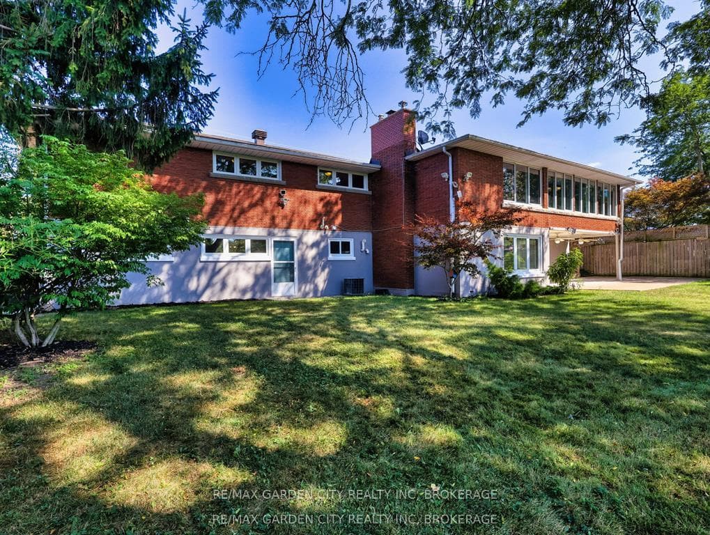 28 MARSDALE Drive, St. Catharines, ON L2T 3S3, St. Catharines — photo 1