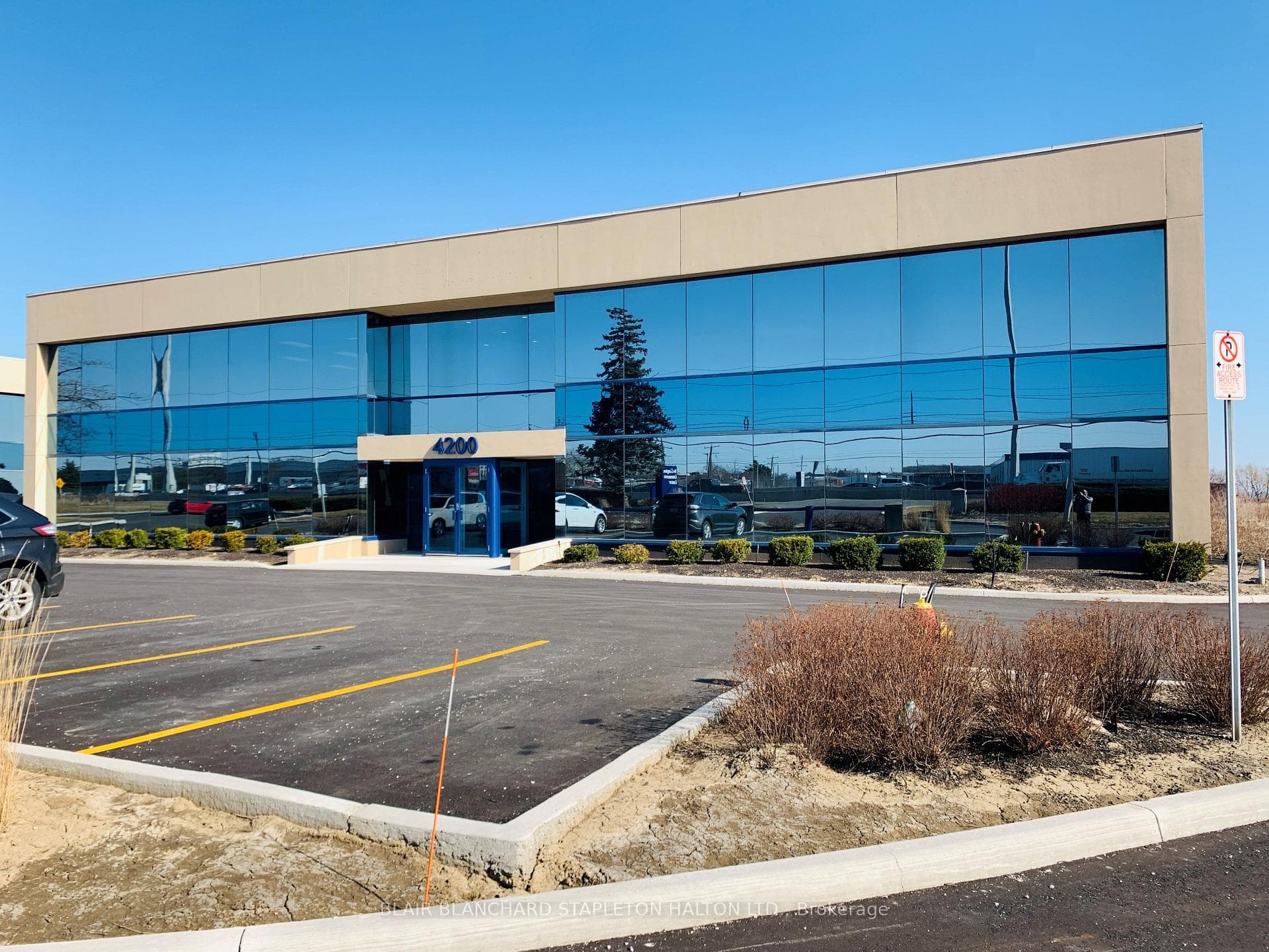 4200 South Service Road 101, Burlington, ON L7L 4X5, Burlington — photo 1