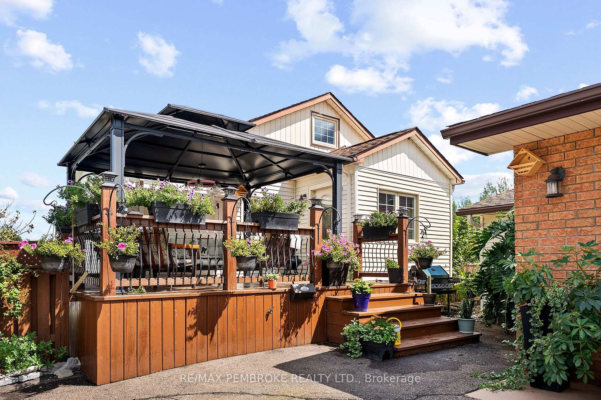 1315 Blakely Crescent W, Pembroke, ON K8A 6Z9, Pembroke — photo 1