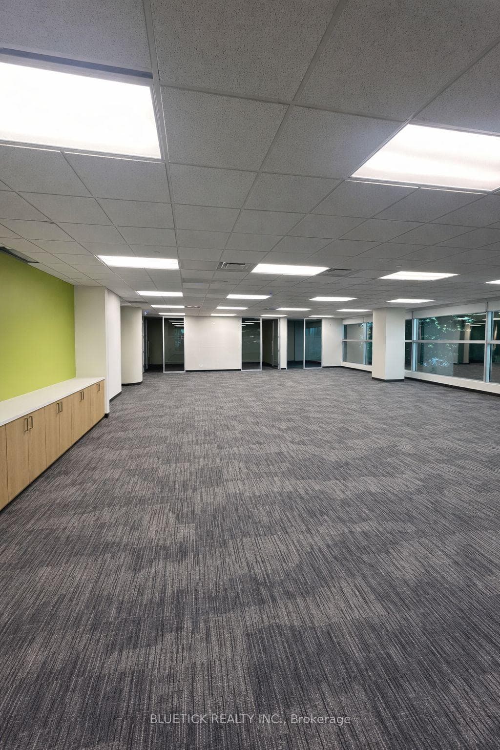 5500 North Service Road 202, Burlington, ON L7L 6W6, Burlington — photo 1
