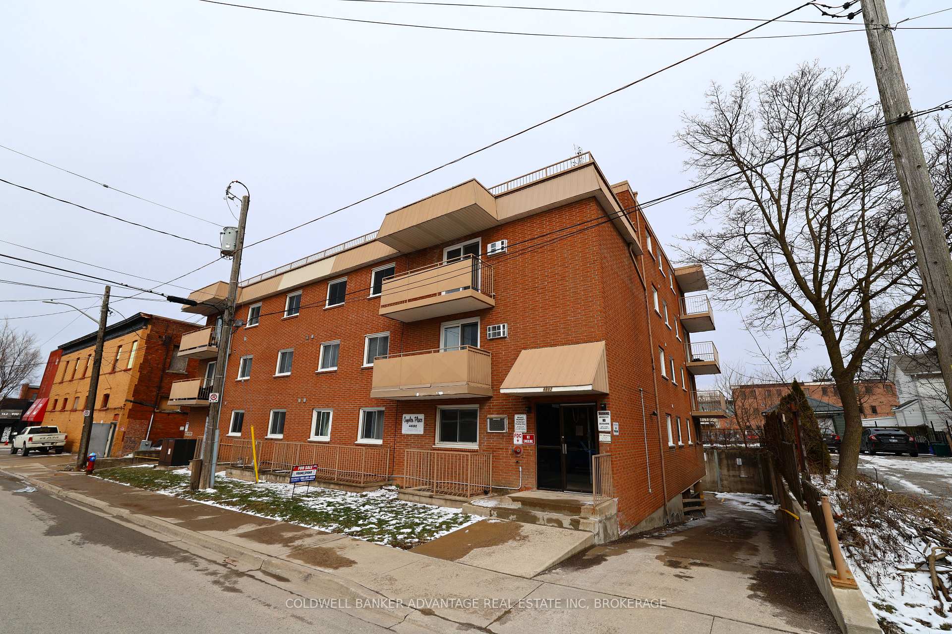 4692 CRYSLER Avenue 102, Niagara Falls, ON L2E 3V8, Niagara Falls — photo 1