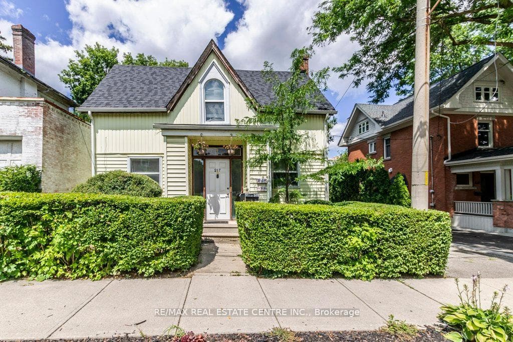 215-217 Queen Street, Milton, ON L9T 1K3, Milton — photo 1