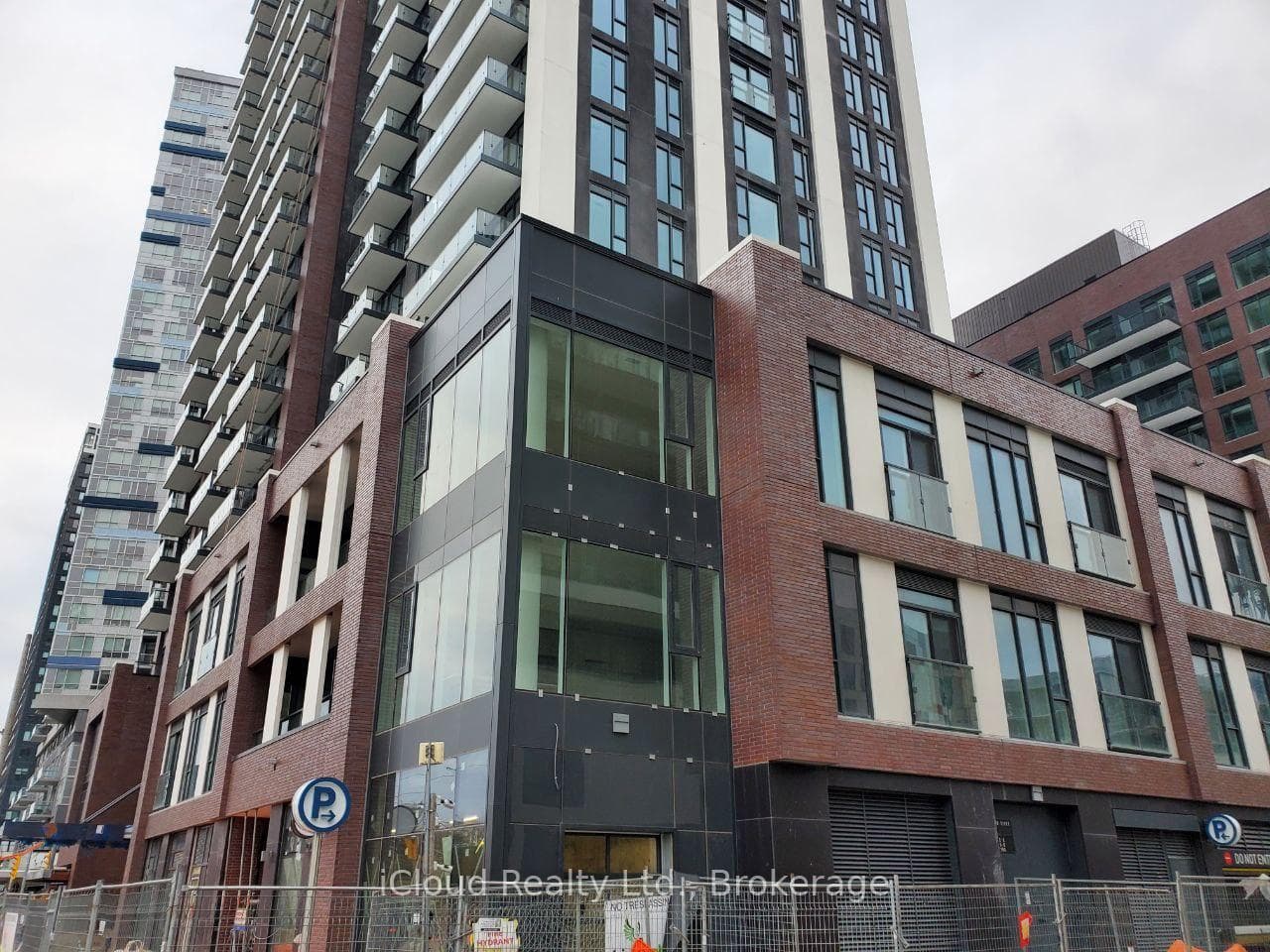 130 River Street 203, Toronto, ON M5A 3P7, Toronto C08 — photo 1