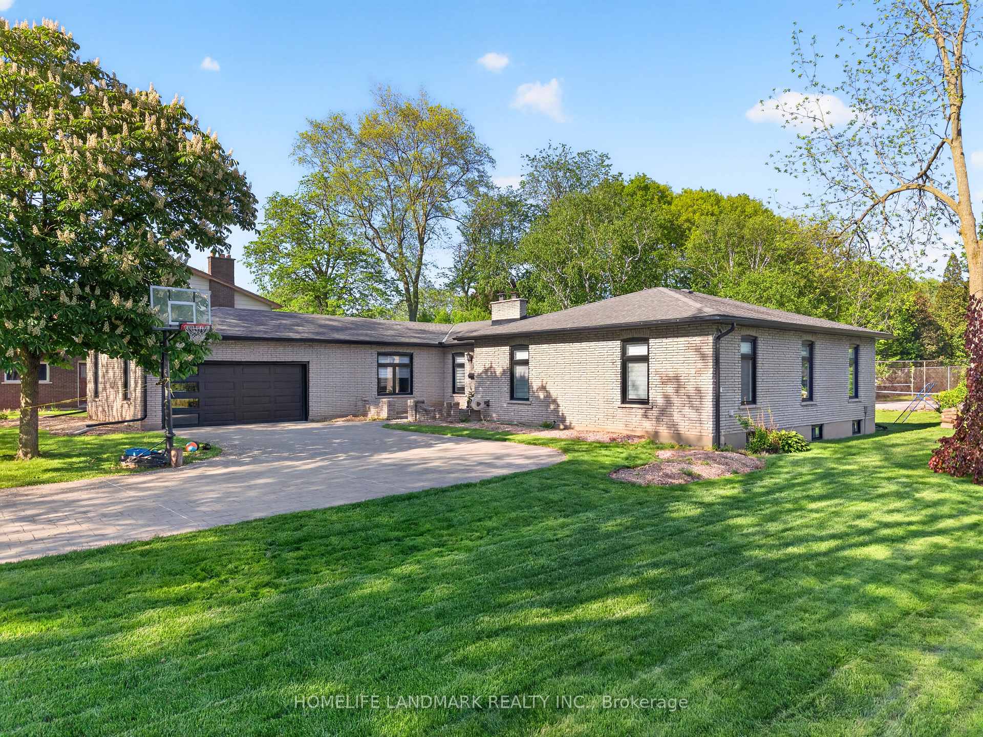 7123 McMillan Drive, Niagara Falls, ON L2G 2N1, Niagara Falls — photo 1