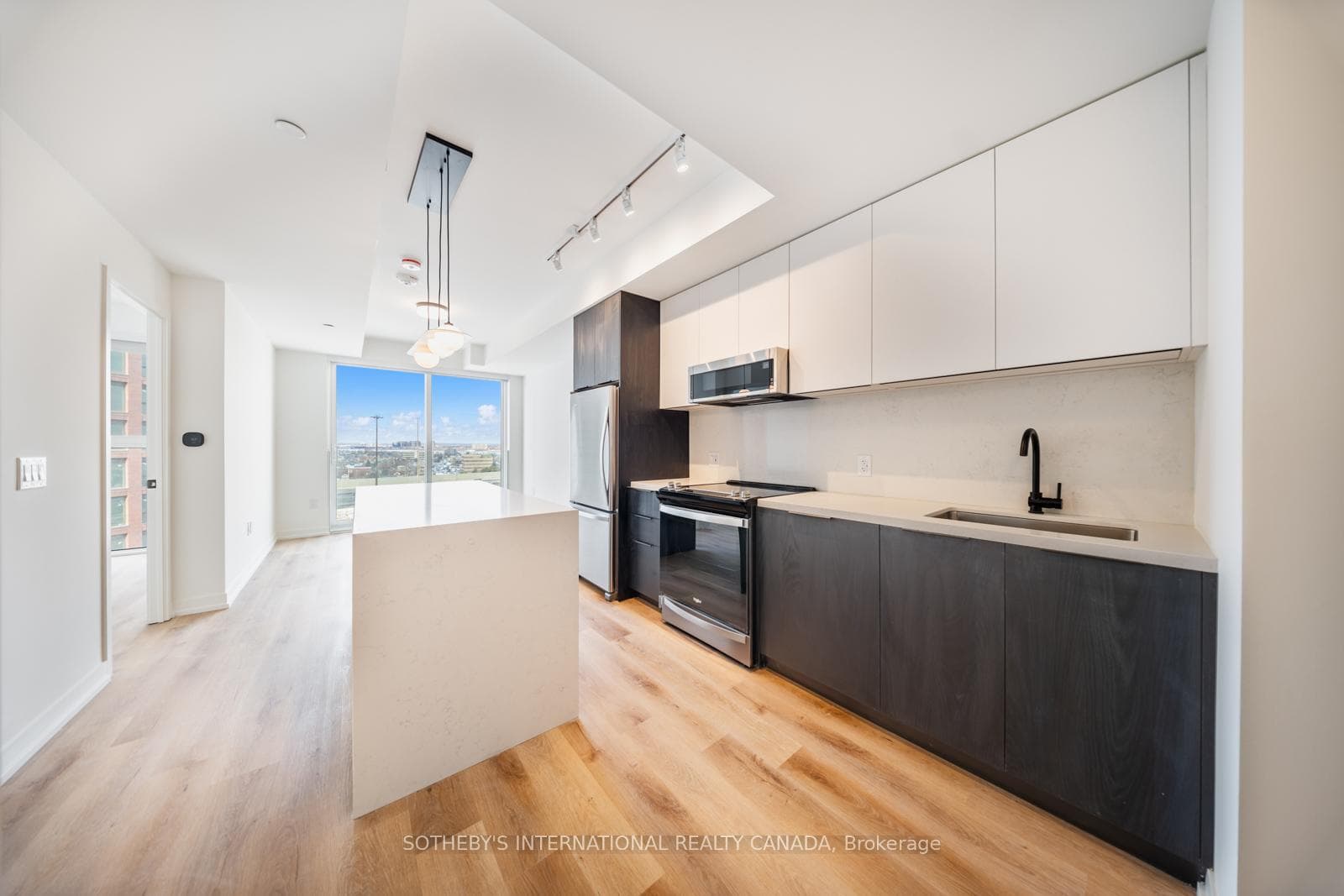 5 York Garden Way 1701, Toronto, ON M6A 2V1, Toronto W04 — photo 1