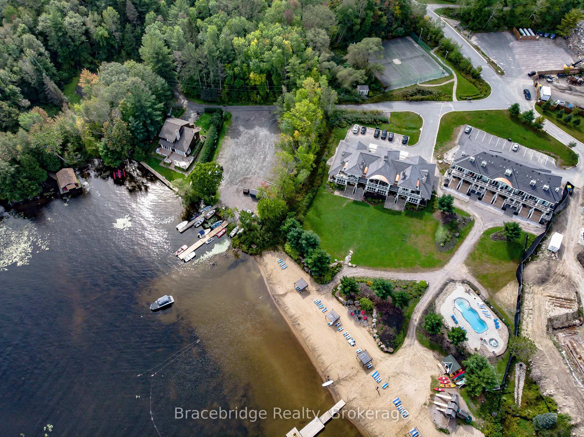 1869 Muskoka Rd 118 Highway W BHV-C101-A&B, Muskoka Lakes, ON P1L 1W8, Muskoka Lakes — photo 1