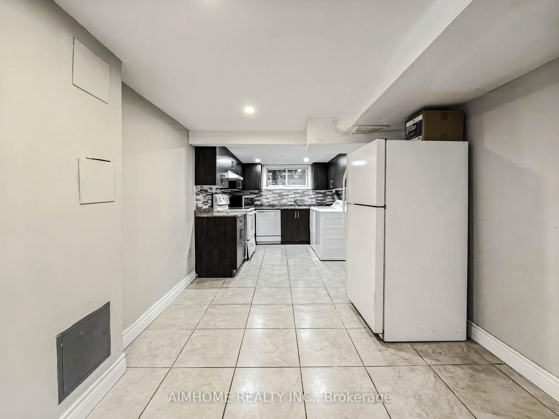 57 Gladman Avenue N Bsmt, Newmarket, ON L3Y 1W4, Newmarket — photo 1