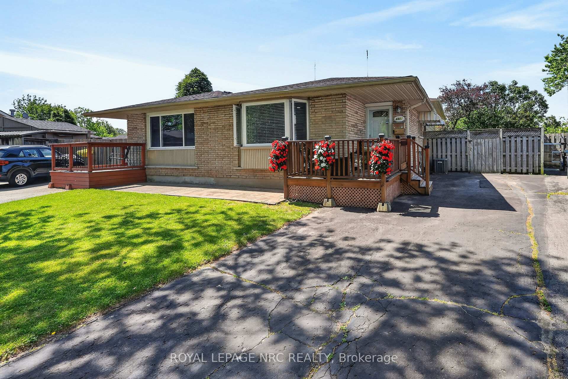 4451 Meadowvale Drive, Niagara Falls, ON L2E 5W8, Niagara Falls — photo 1