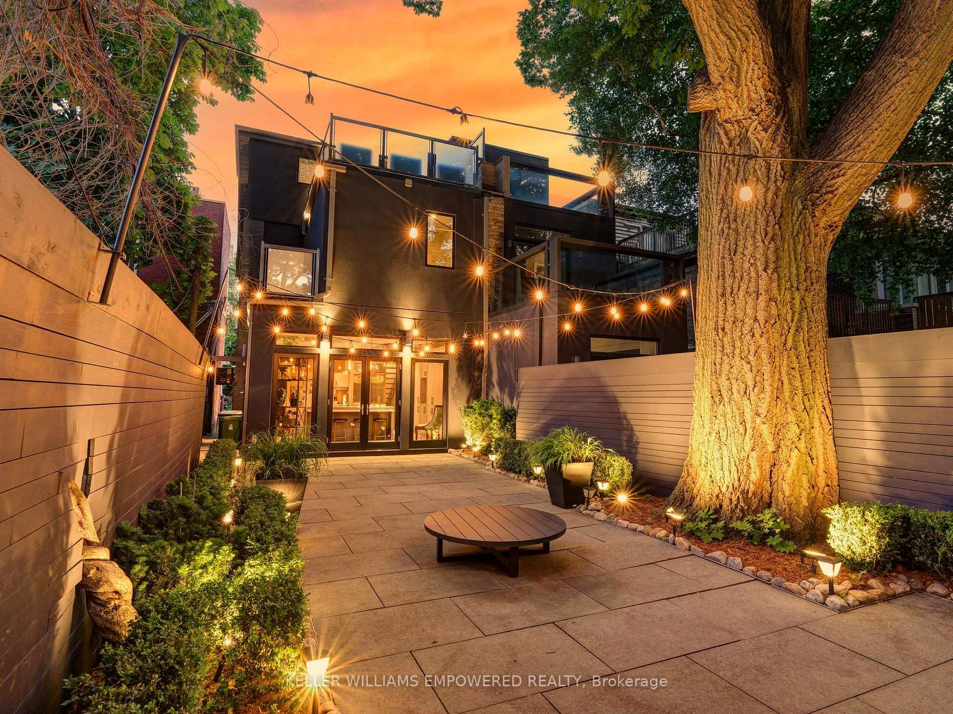 10 Webster Avenue, Toronto, ON M5R 1N7, Toronto C02 — photo 1