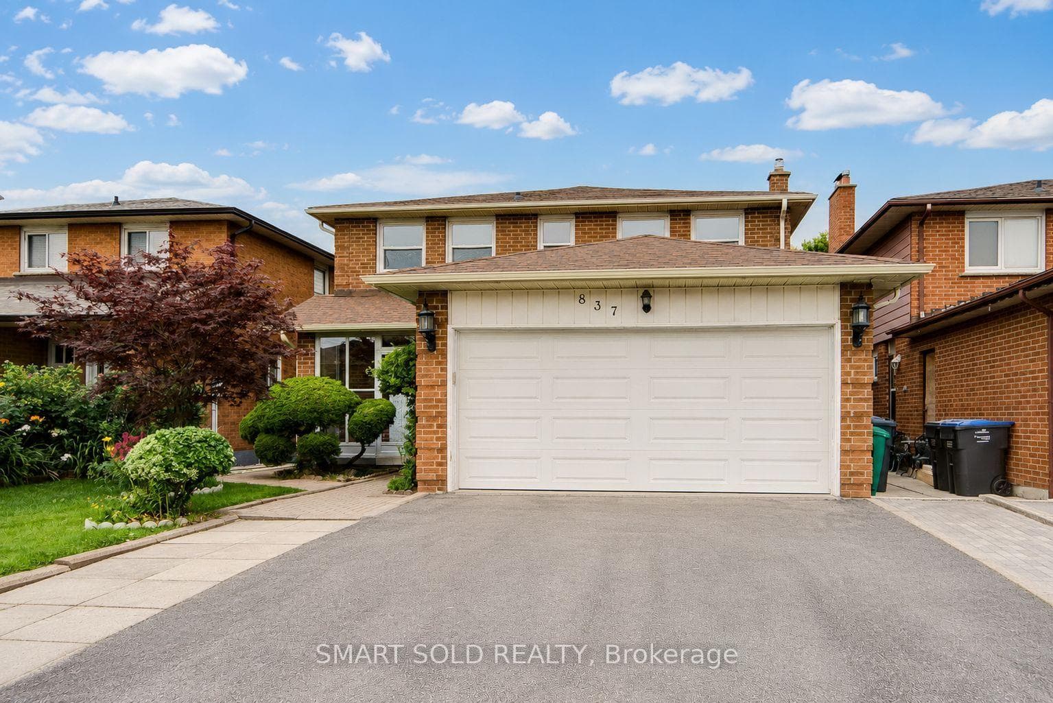 837 Queensbridge Drive, Mississauga, ON L5C 3K3