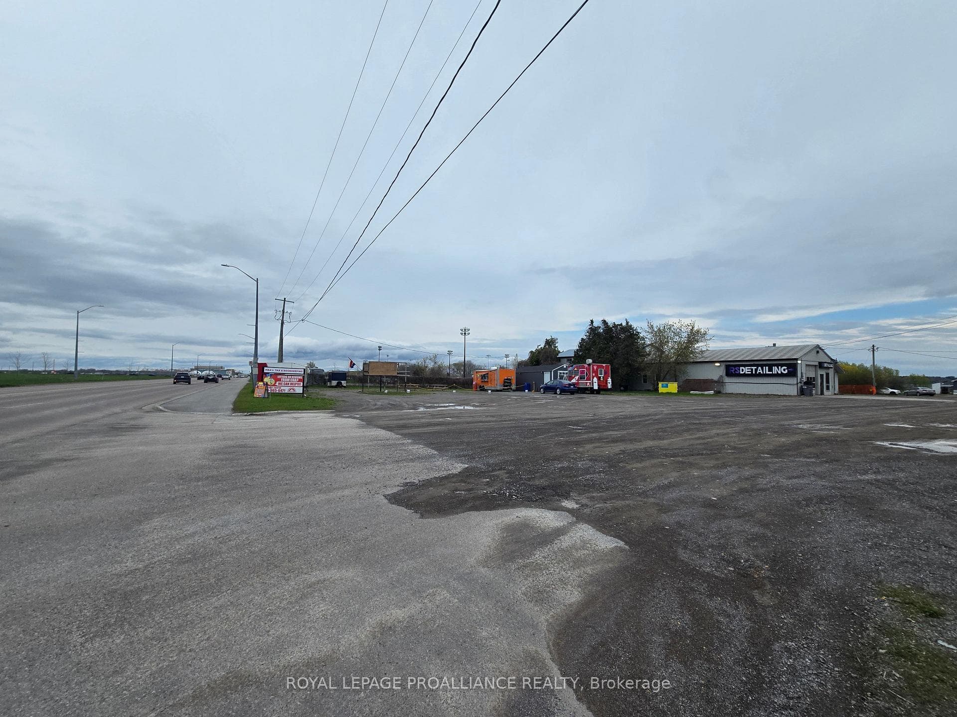 325 Dundas Street E, Quinte West, ON K8V 5W5, Quinte West — photo 1