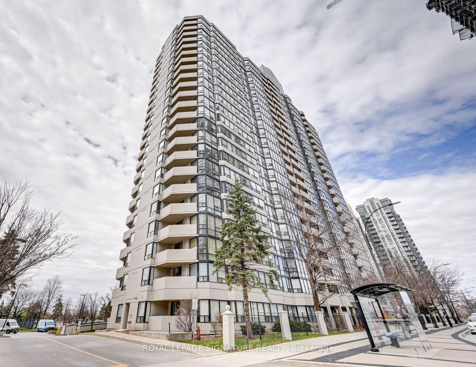 330 Rathburn Road W 2209, Mississauga, ON L5B 3Y1, Mississauga — photo 1
