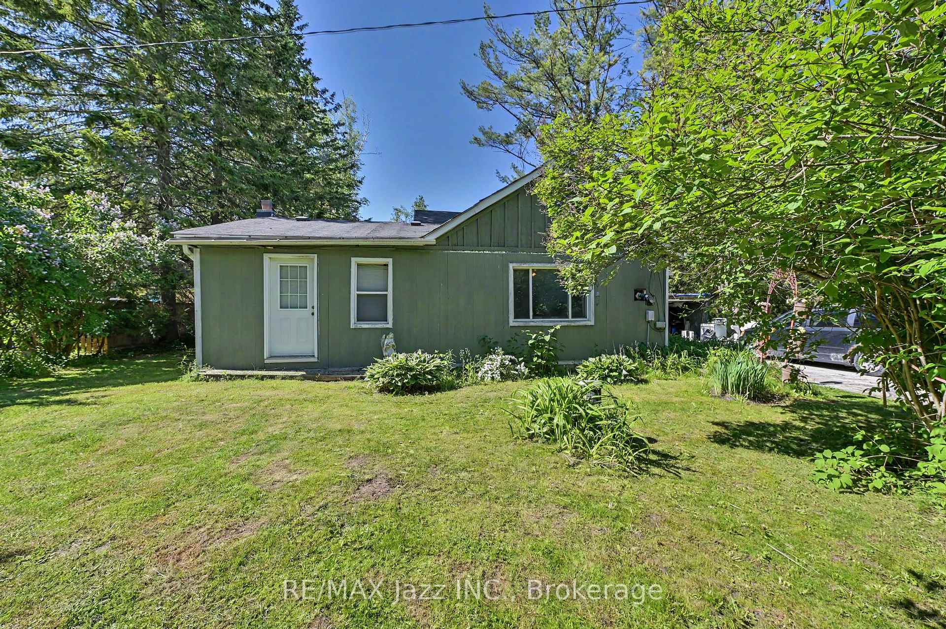 4 Hubbard Street, Georgina, ON L0E 1N0, Georgina — photo 1