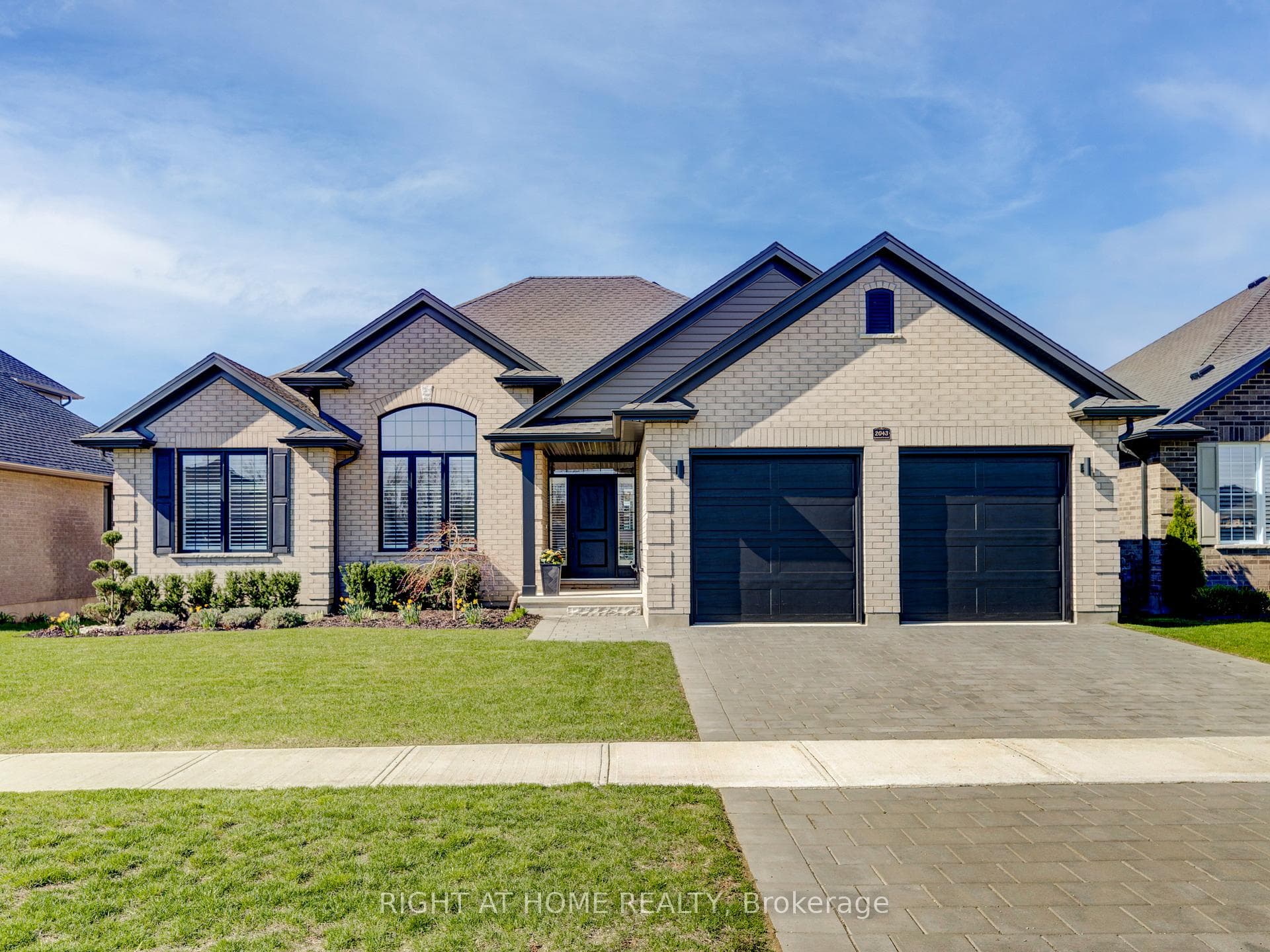 2043 LOCKWOOD Crescent, Strathroy-Caradoc, ON N0L 1W0, Strathroy-Caradoc — photo 1