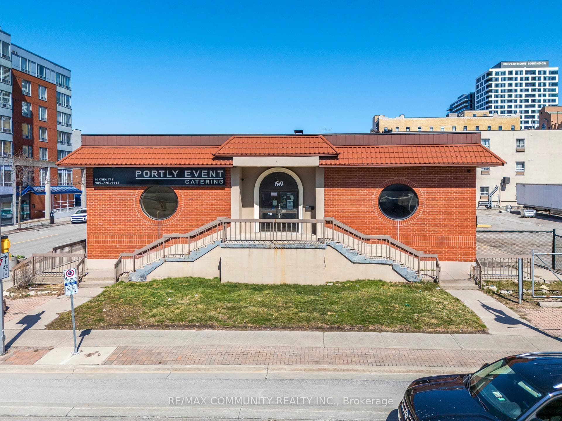 60 Athol Street E, Oshawa, ON L1H 8B7, Oshawa — photo 1