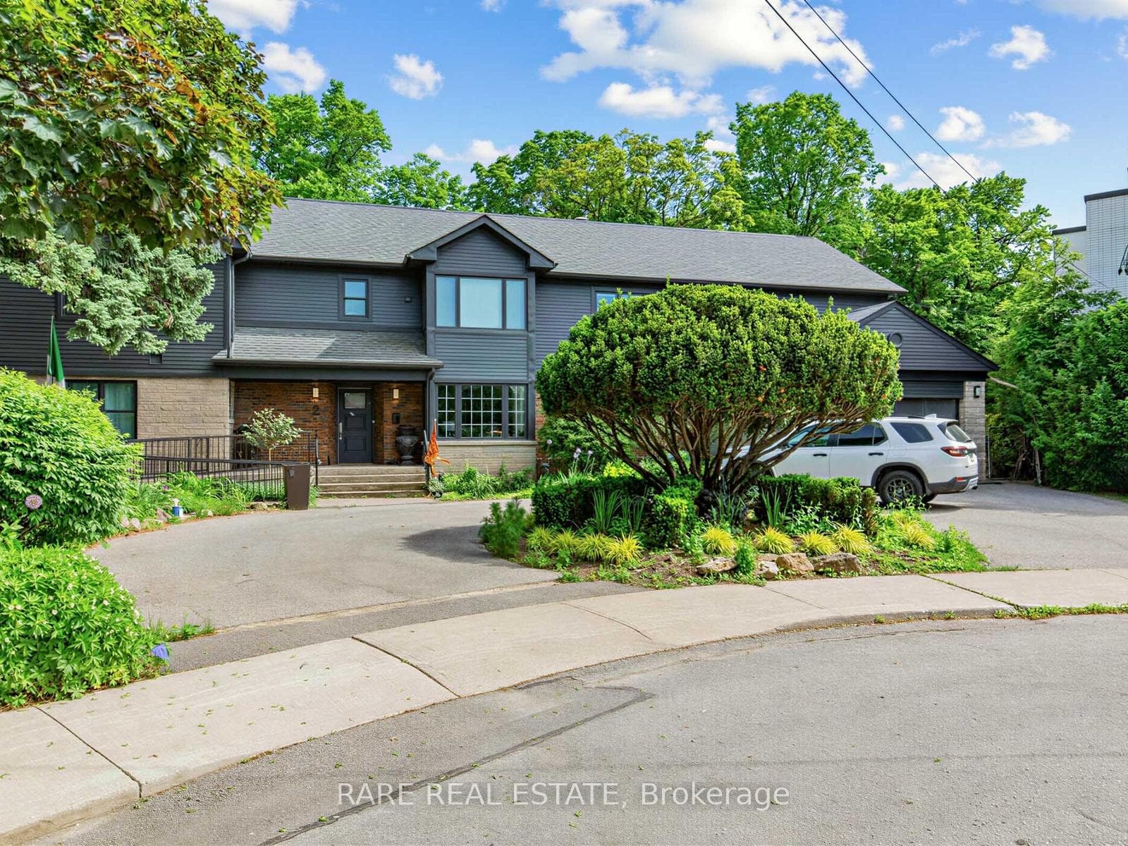 2 Leander Court LOWER, Toronto, ON M4B 2W1, Toronto E03 — photo 1