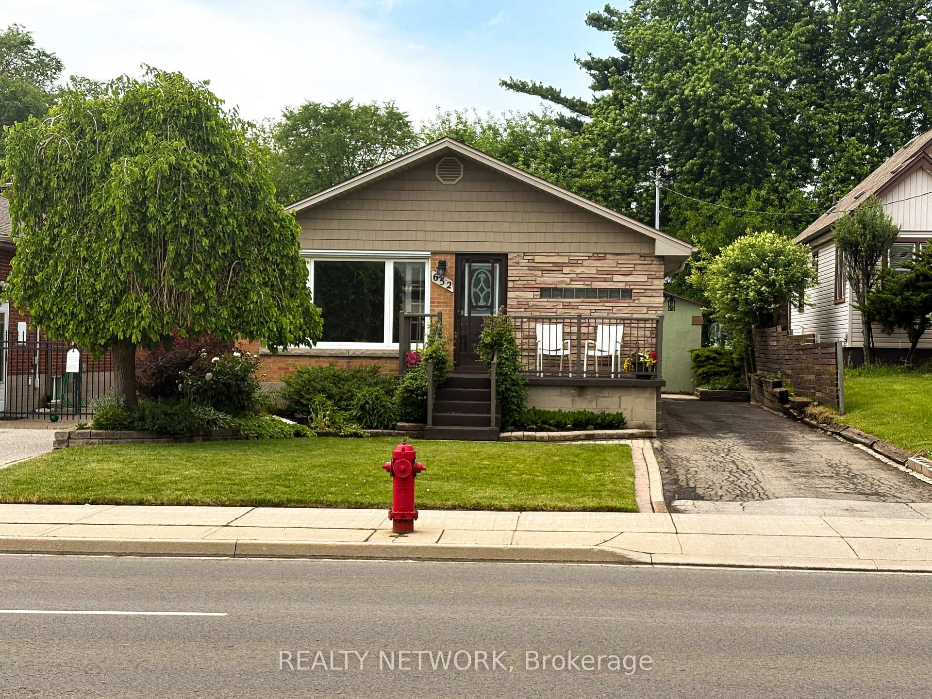 652 Upper Wentworth Street, Hamilton, ON L9A 4V3, Hamilton — photo 1
