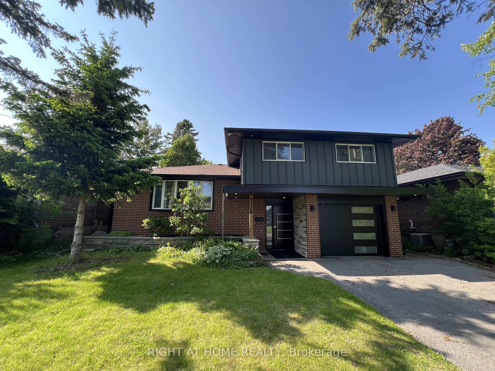 310 Admiral Road, Oshawa, ON L1J 3A5, Oshawa — photo 1