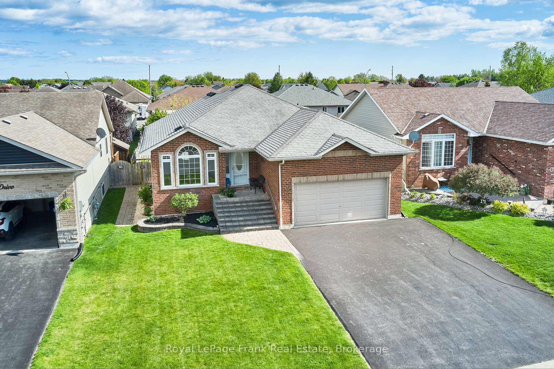 11 Fox Den Drive, Brighton, ON K0K 1H0, Brighton — photo 1