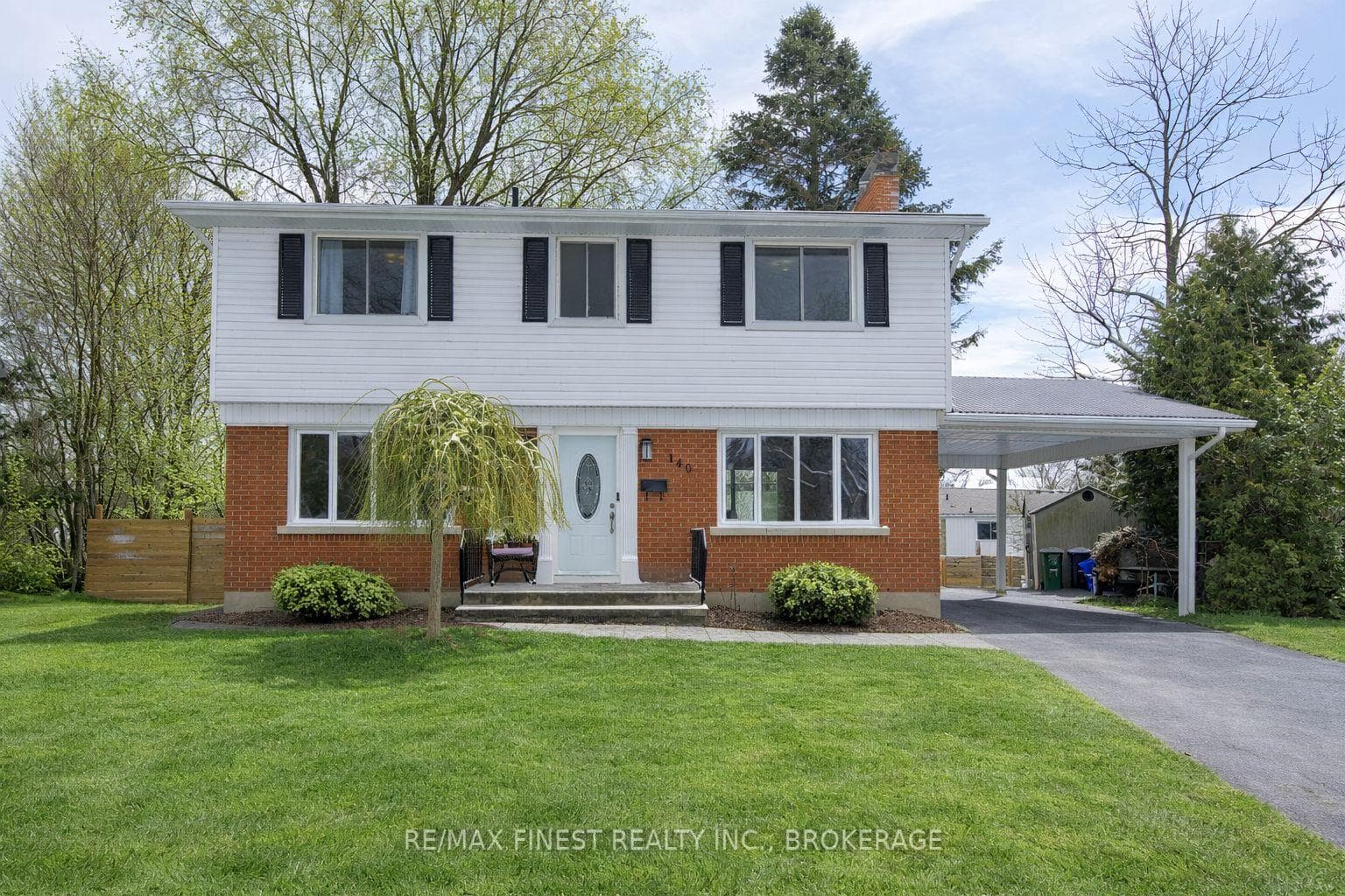 140 Falkirk Terrace, Kingston, ON K7M 4C2