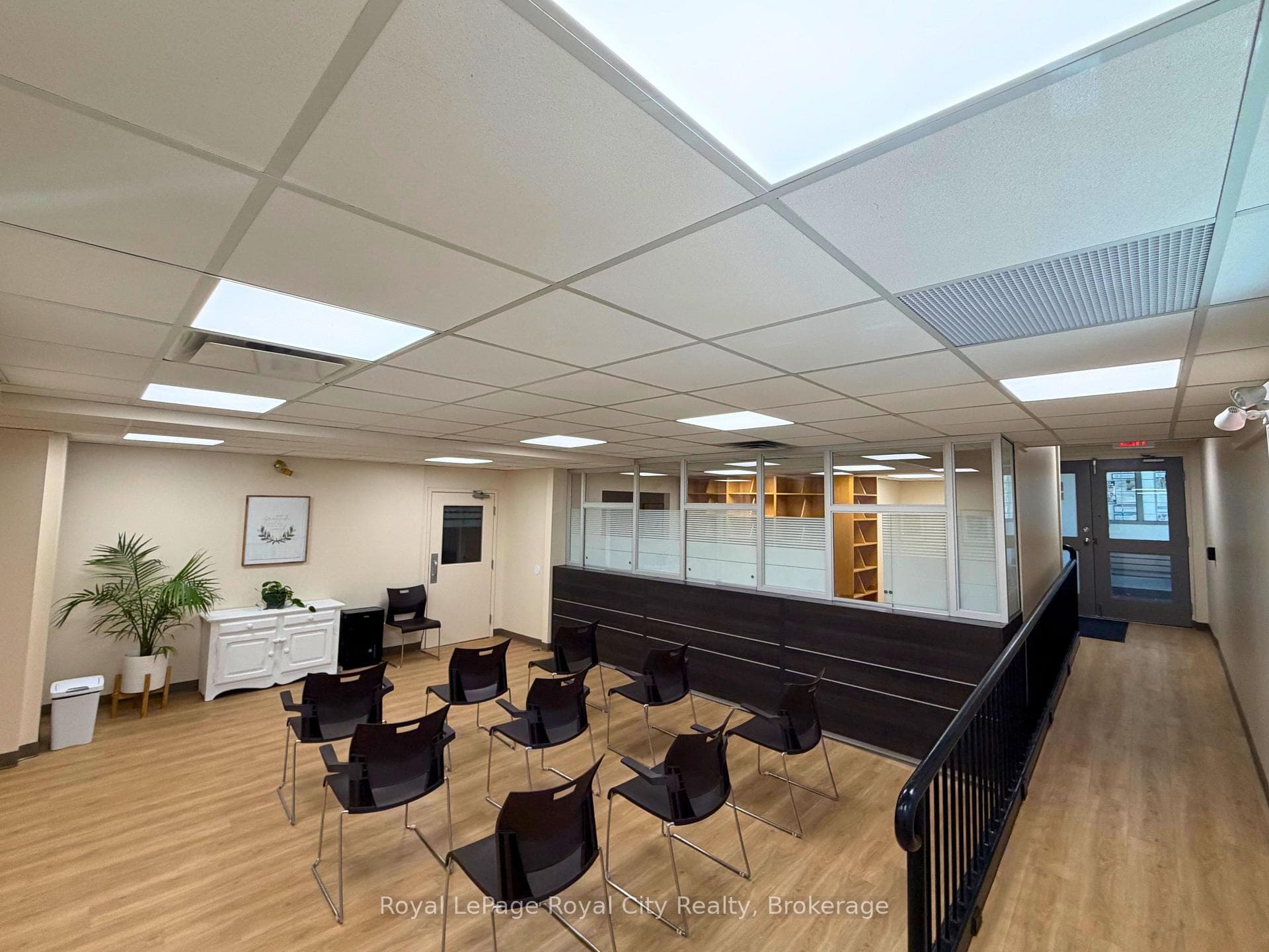 21 Surrey Street W 108 (Offices 4-8 &10), Guelph, ON N1H 3R3, Guelph — photo 1