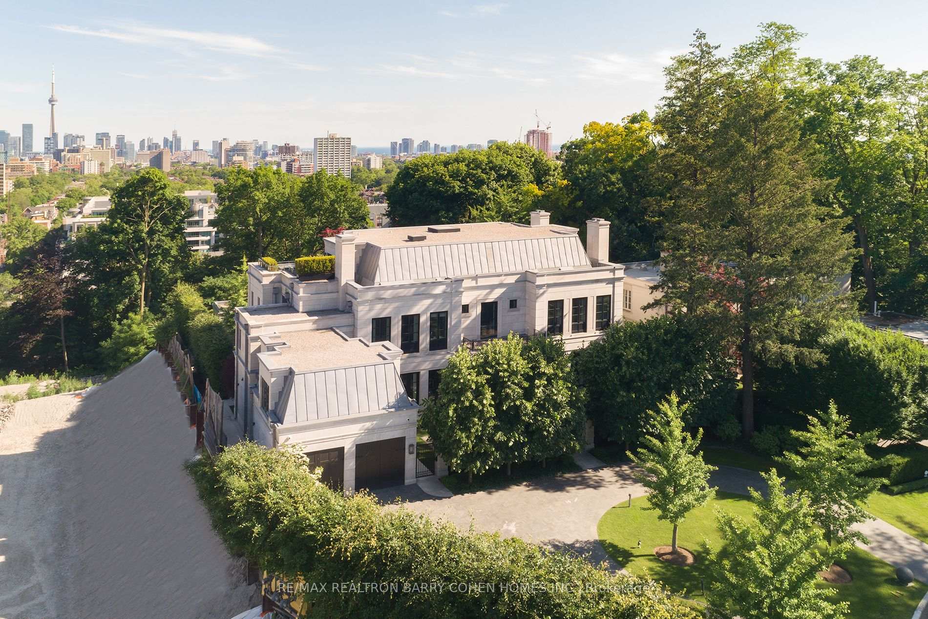 17 Ardwold Gate, Toronto, ON M5R 2W1, Toronto C02 — photo 1