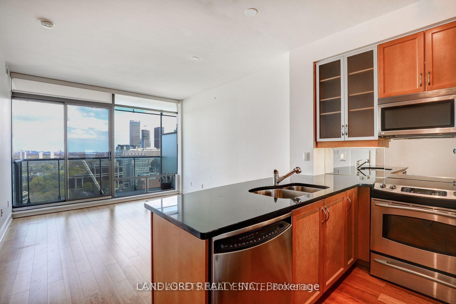 18 Yorkville Avenue 701, Toronto, ON M4W 3Y8