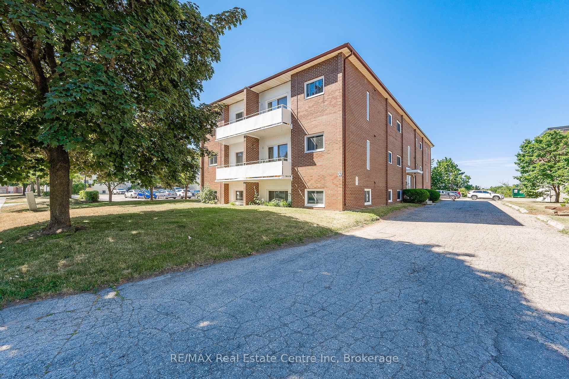 57 Conroy Crescent 102, Guelph, ON N1G 2V5, Guelph — photo 1