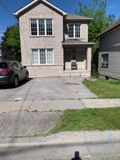 27 Nassau Street 2, Oshawa, ON L1J 4A3, Oshawa — photo 1