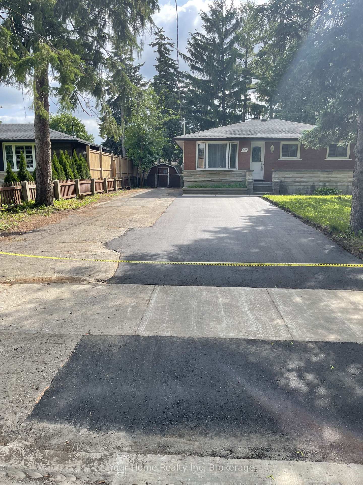 37 E Rutherford Drive E Basement, Kitchener, ON N2A 1P8, Kitchener — photo 1