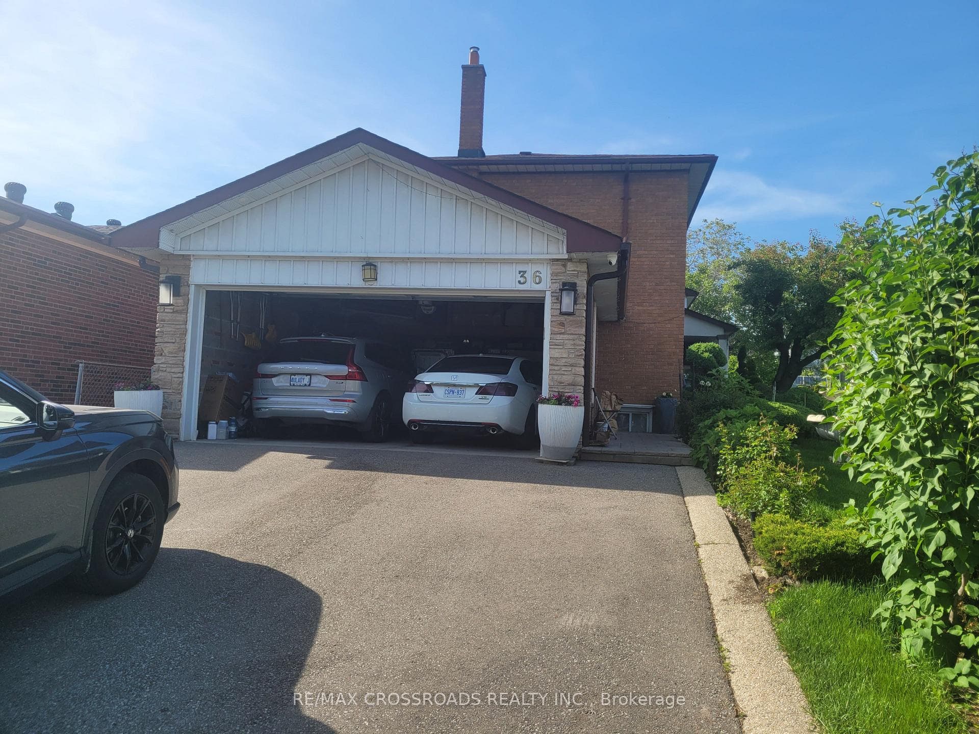 36 Caverley Drive, Toronto W09, ON M9R 2L8, Toronto W09 — photo 1
