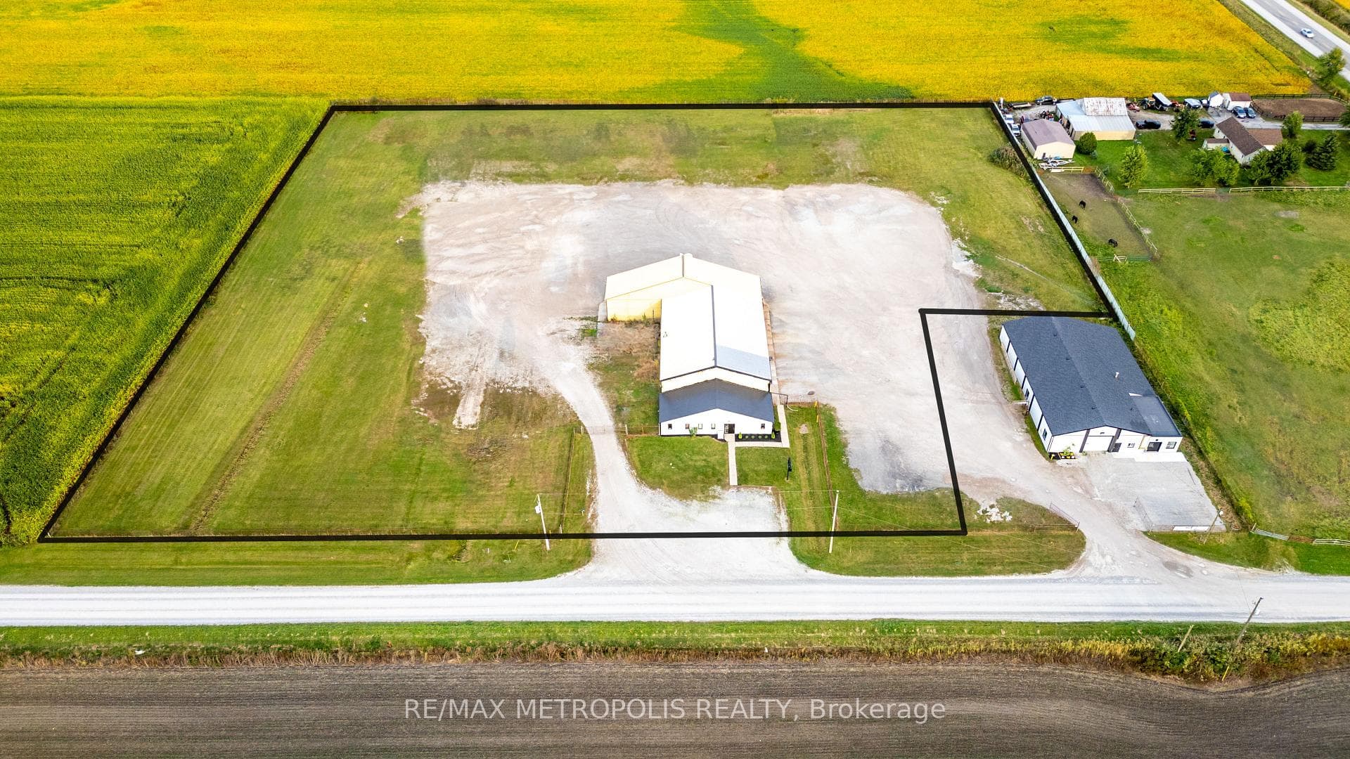 4216 Waterworks Road, Petrolia, ON N0N 1R0, Petrolia — photo 1