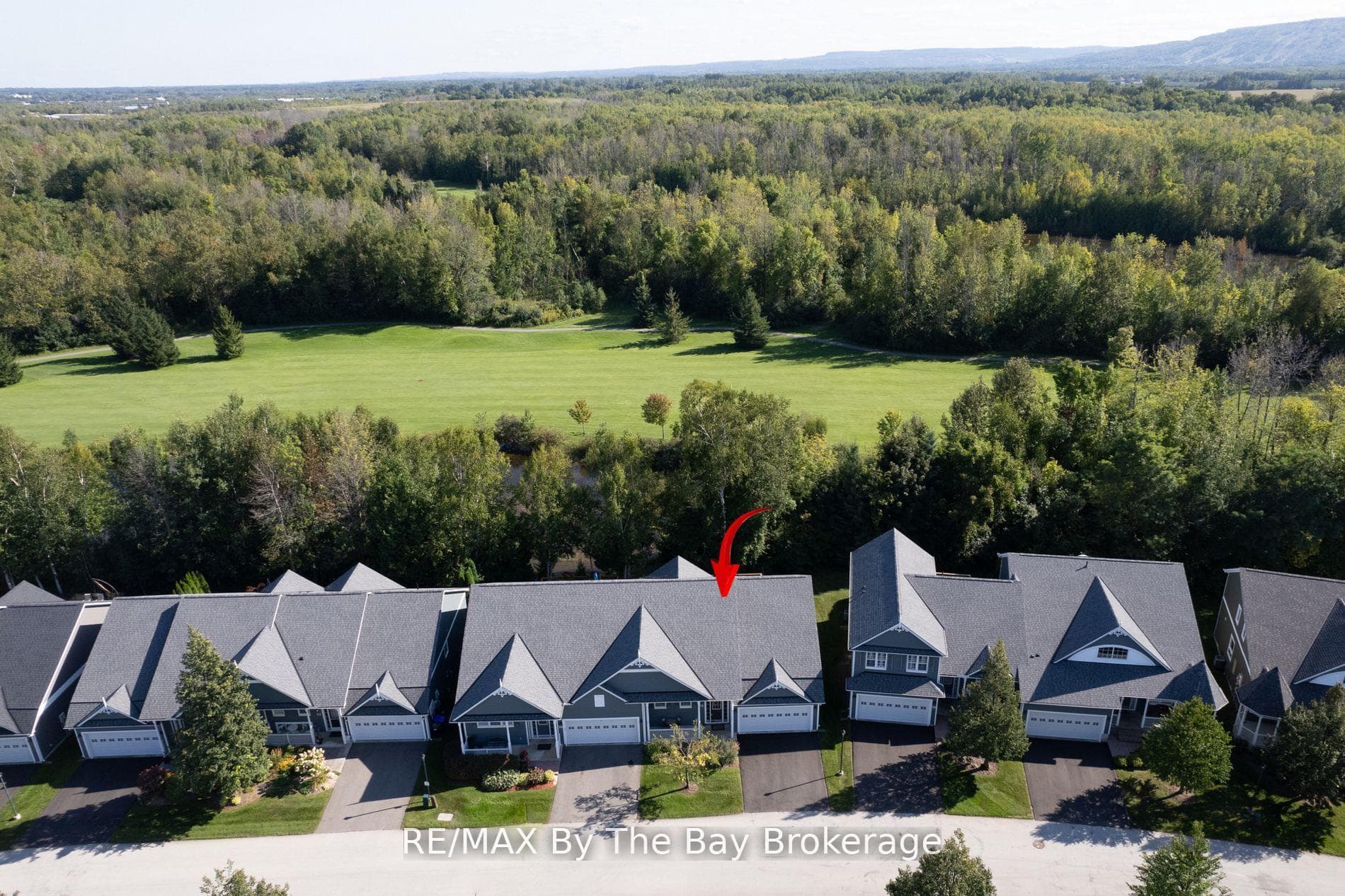 32 Green Briar Drive, Collingwood, ON L9Y 5H9, Collingwood — photo 1