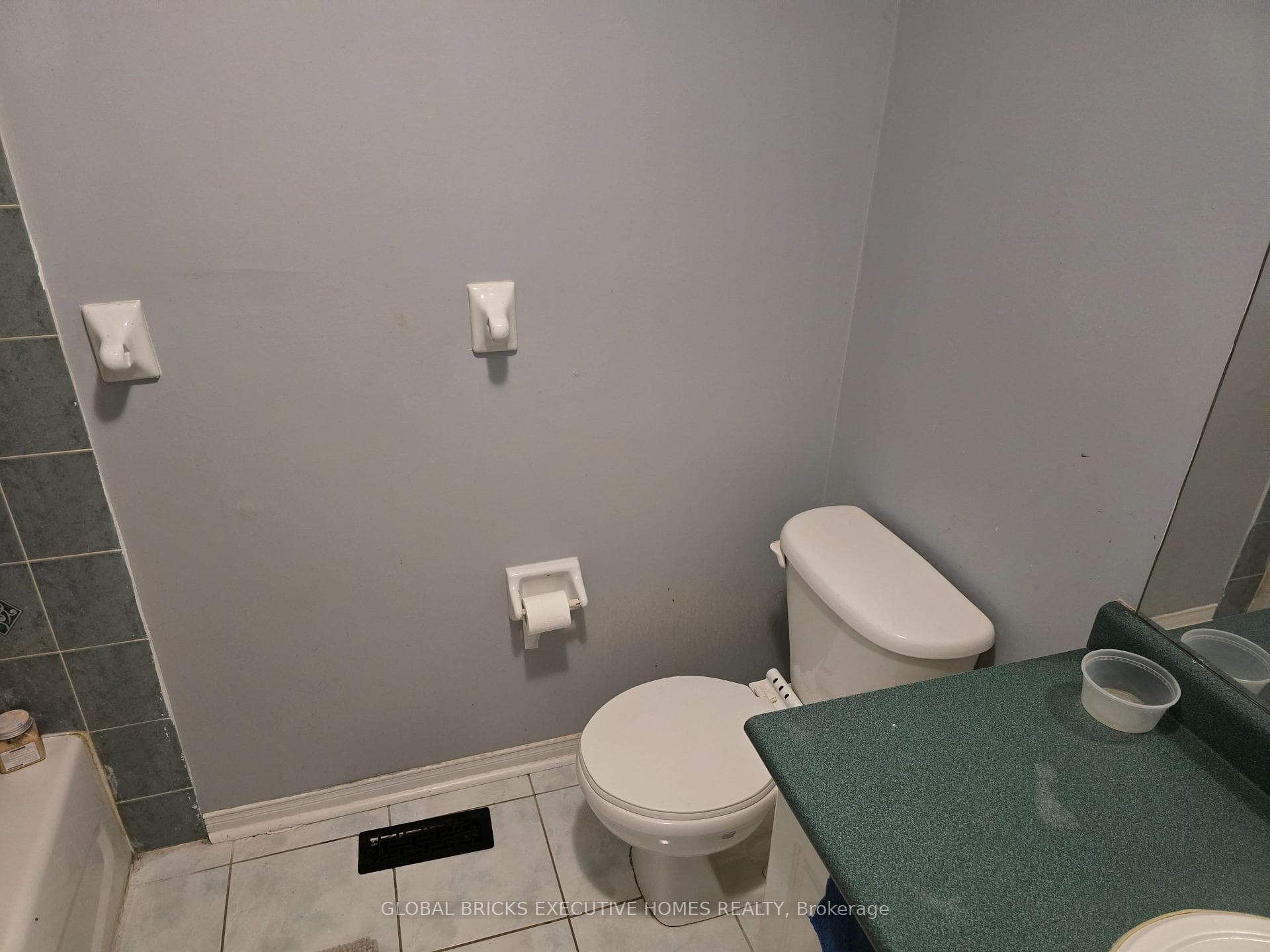 17 Mannel Crescent, Brampton, ON L6Y 5E2, Brampton — photo 1