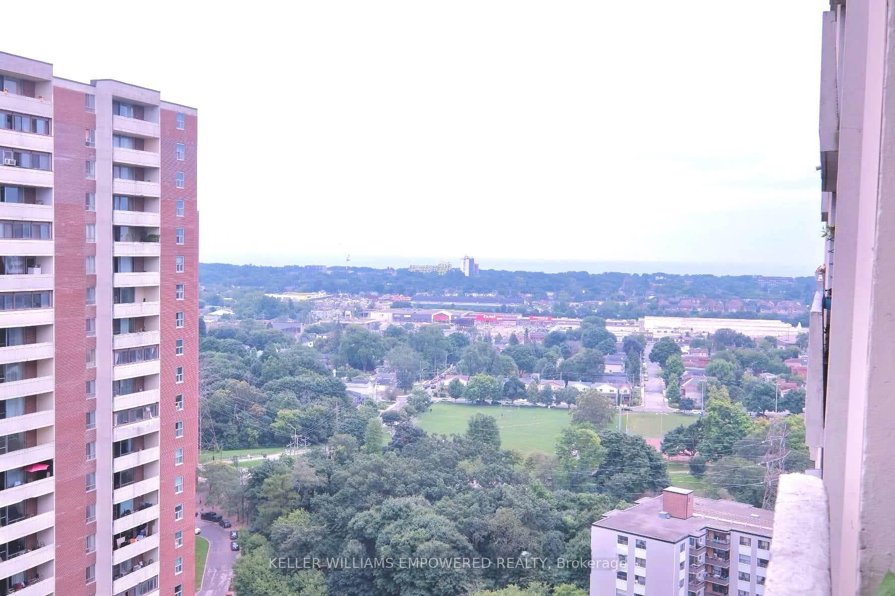 1 Massey Square 2603, Toronto, ON M4C 5L4, Toronto E03 — photo 1