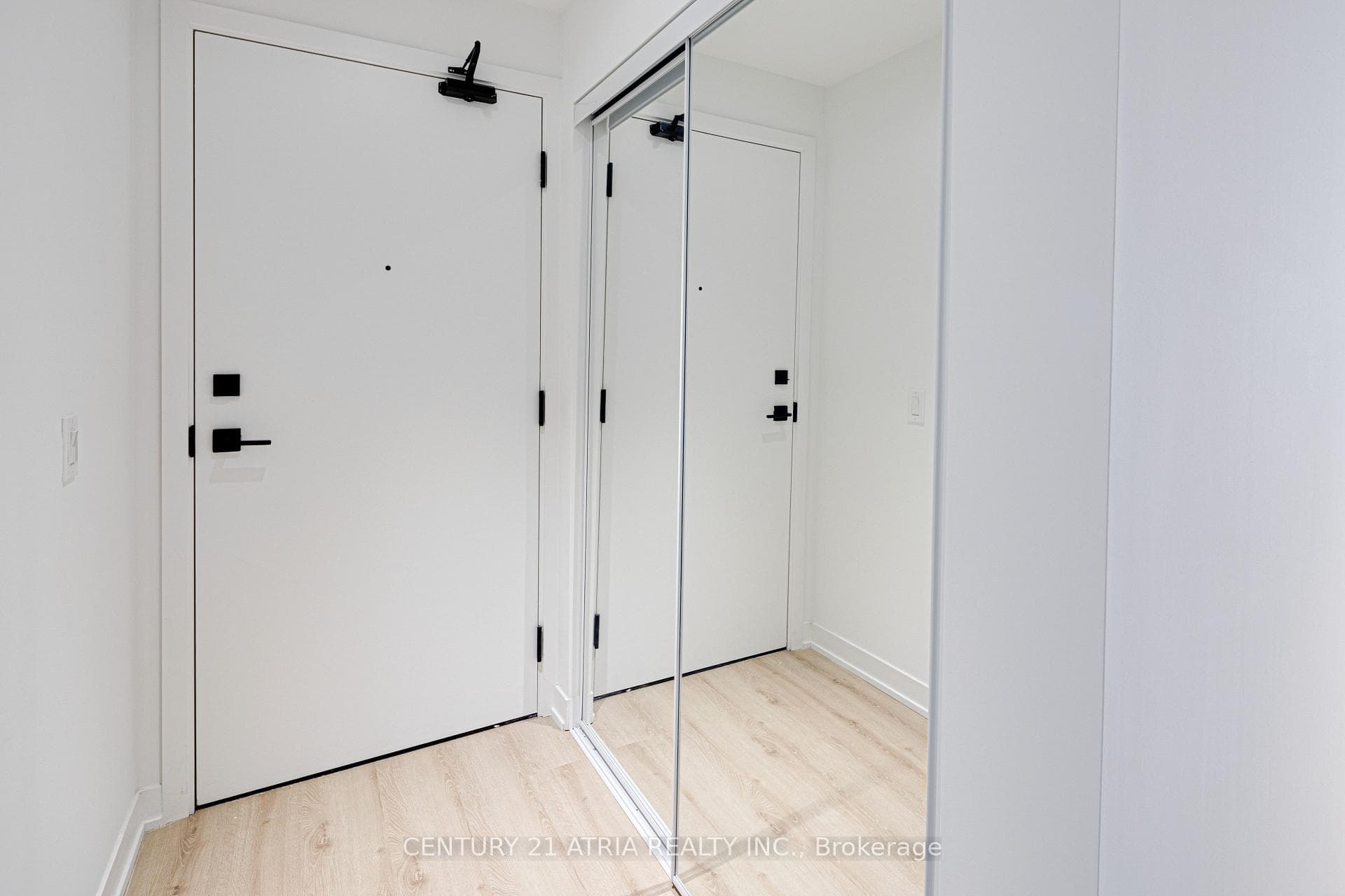 319 Jarvis Street 2515, Toronto, ON M5B 0C8, Toronto C08 — photo 1