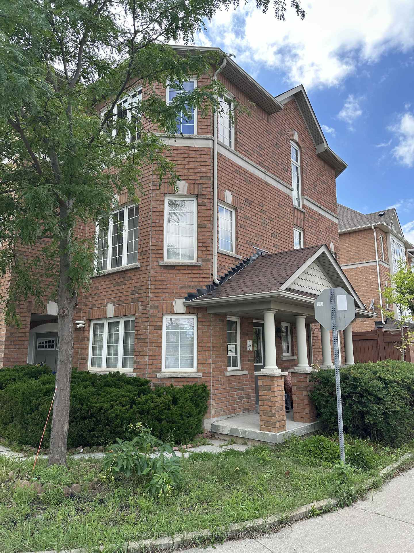 29 October Place 1A, Brampton, ON L6Y 0R6, Brampton — photo 1