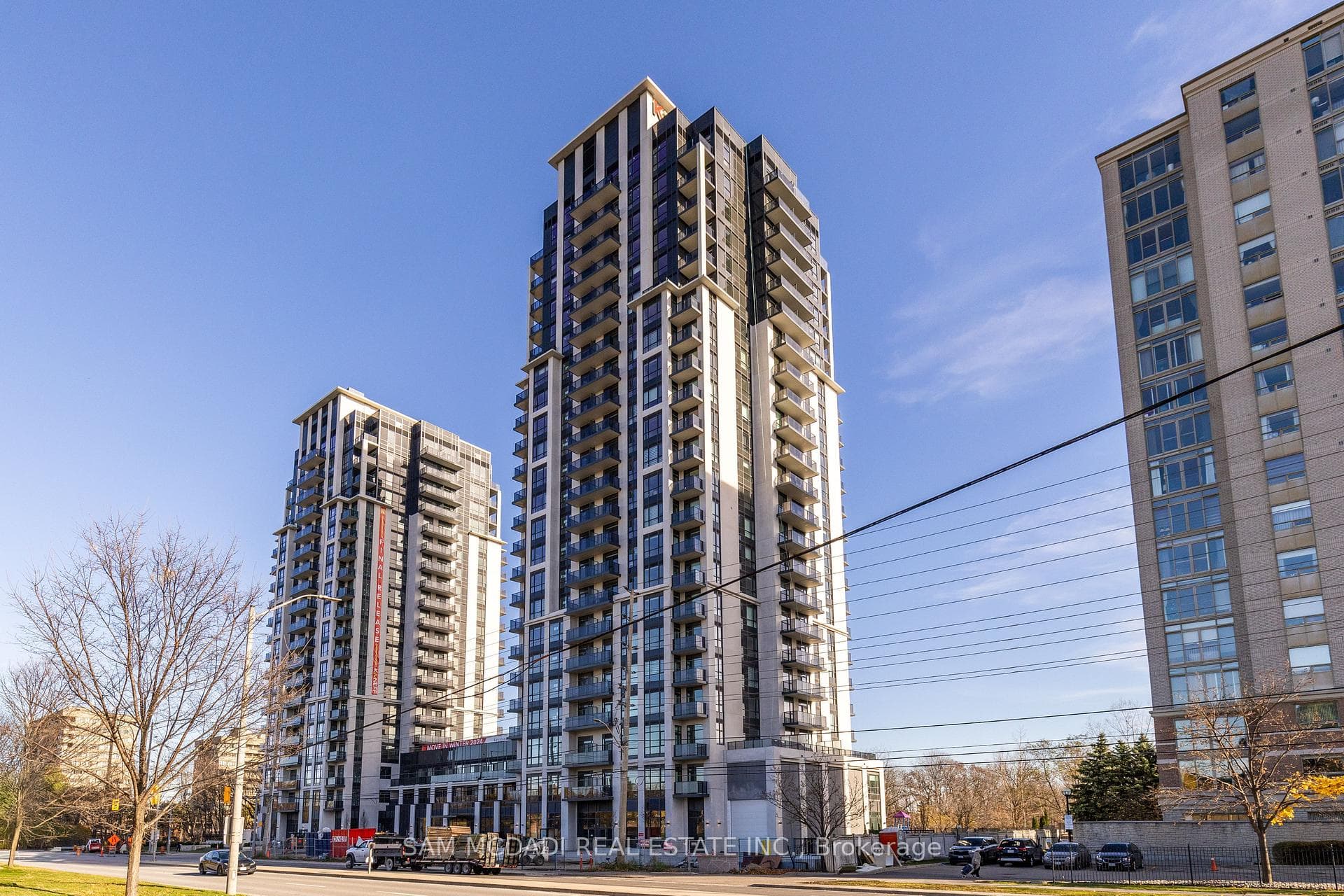 202 Burnhamthorpe Road E 2003, Mississauga, ON L5A 0B2, Mississauga — photo 1