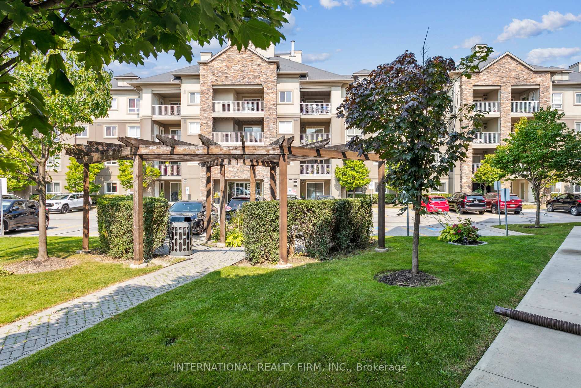 6 Dayspring Circle 2113, Brampton, ON L6P 2Z6, Brampton — photo 1