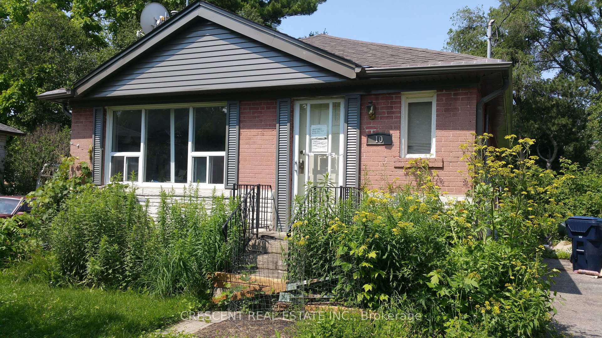 10 Shaver Court, Toronto, ON M9B 4P5, Toronto W08 — photo 1