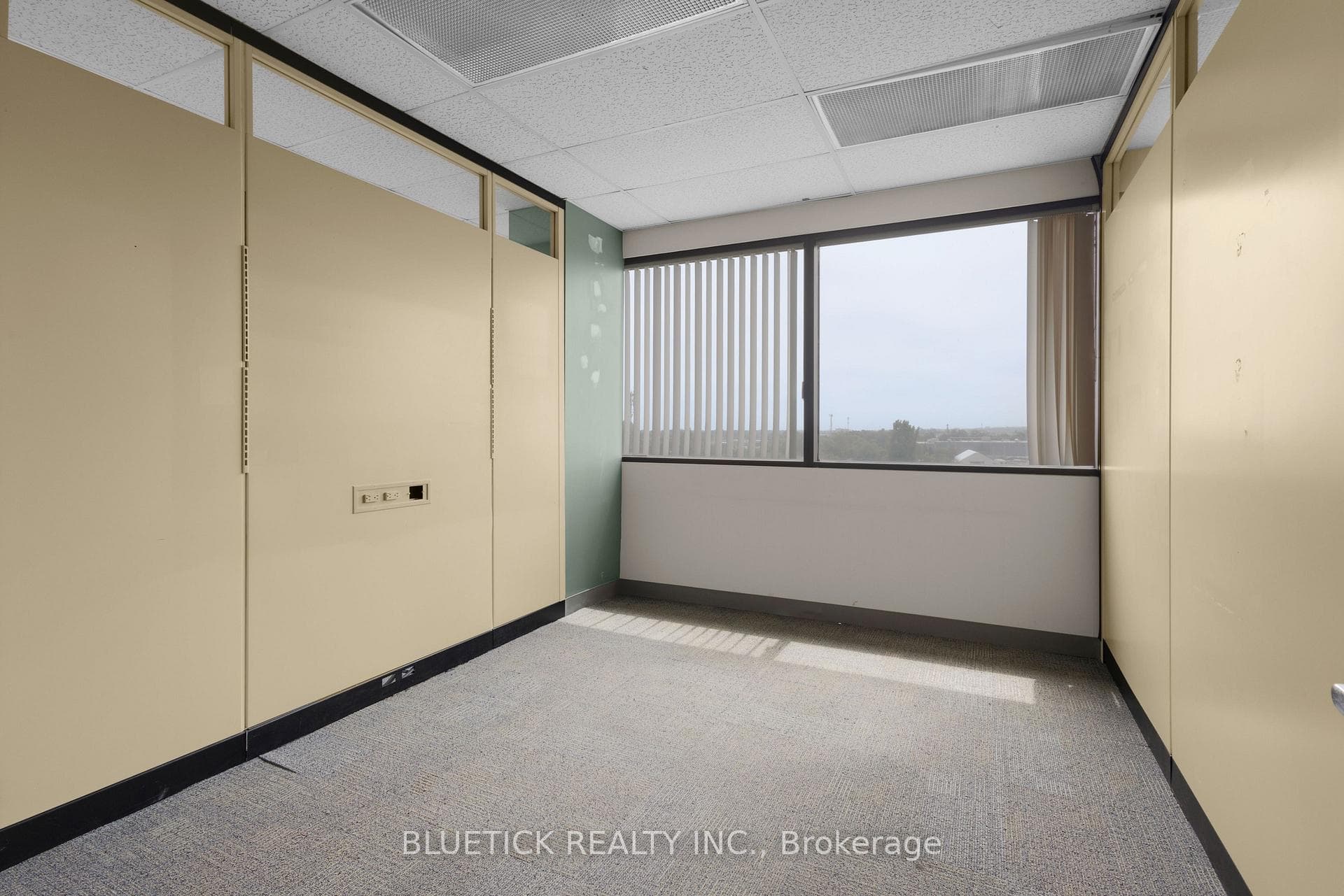 690 Dorval Drive 500, Oakville, ON L6K 3V7, Oakville — photo 1