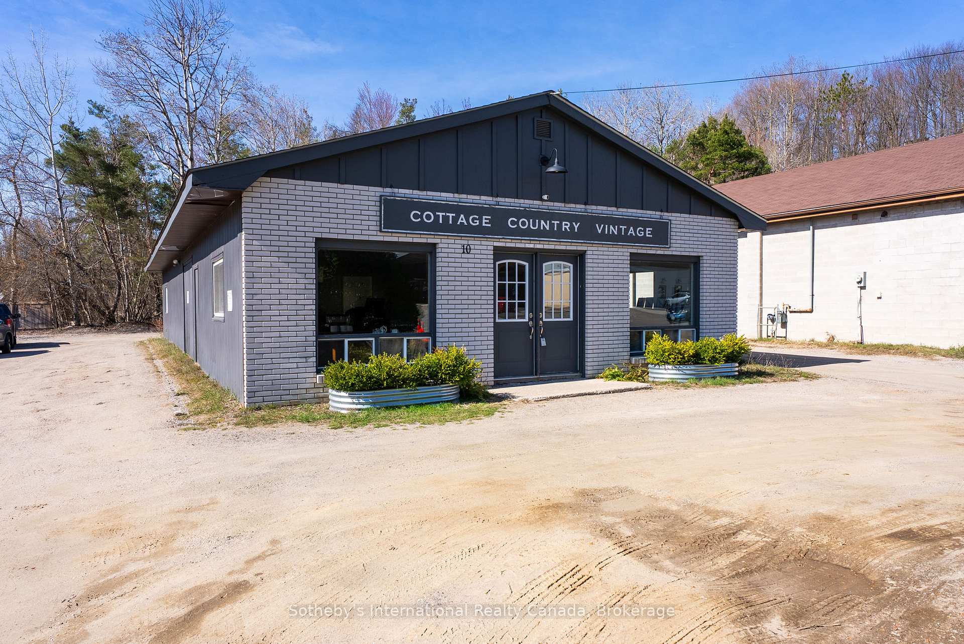10 Armstrong Street, Bracebridge, ON P1L 1C1, Bracebridge — photo 1