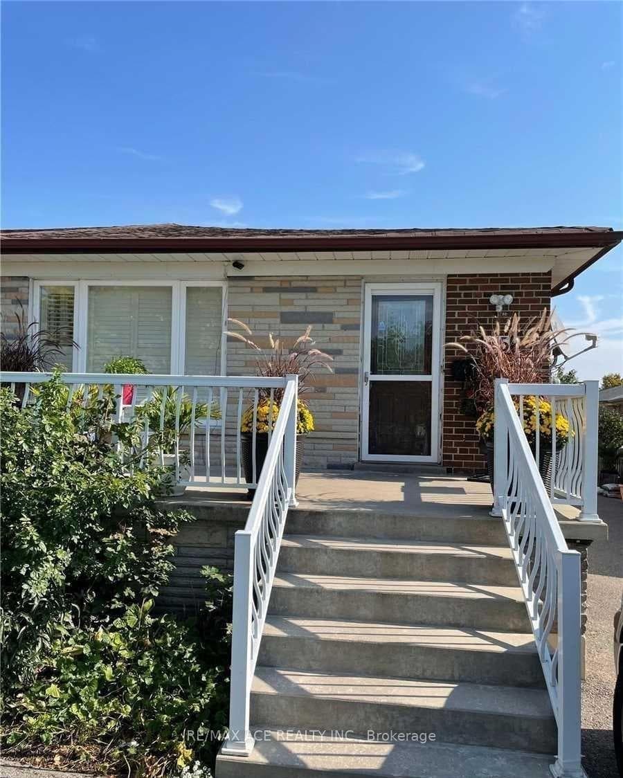 65 Dellbrook Crescent Bsmt, Toronto, ON M9L 1E3, Toronto W05 — photo 1
