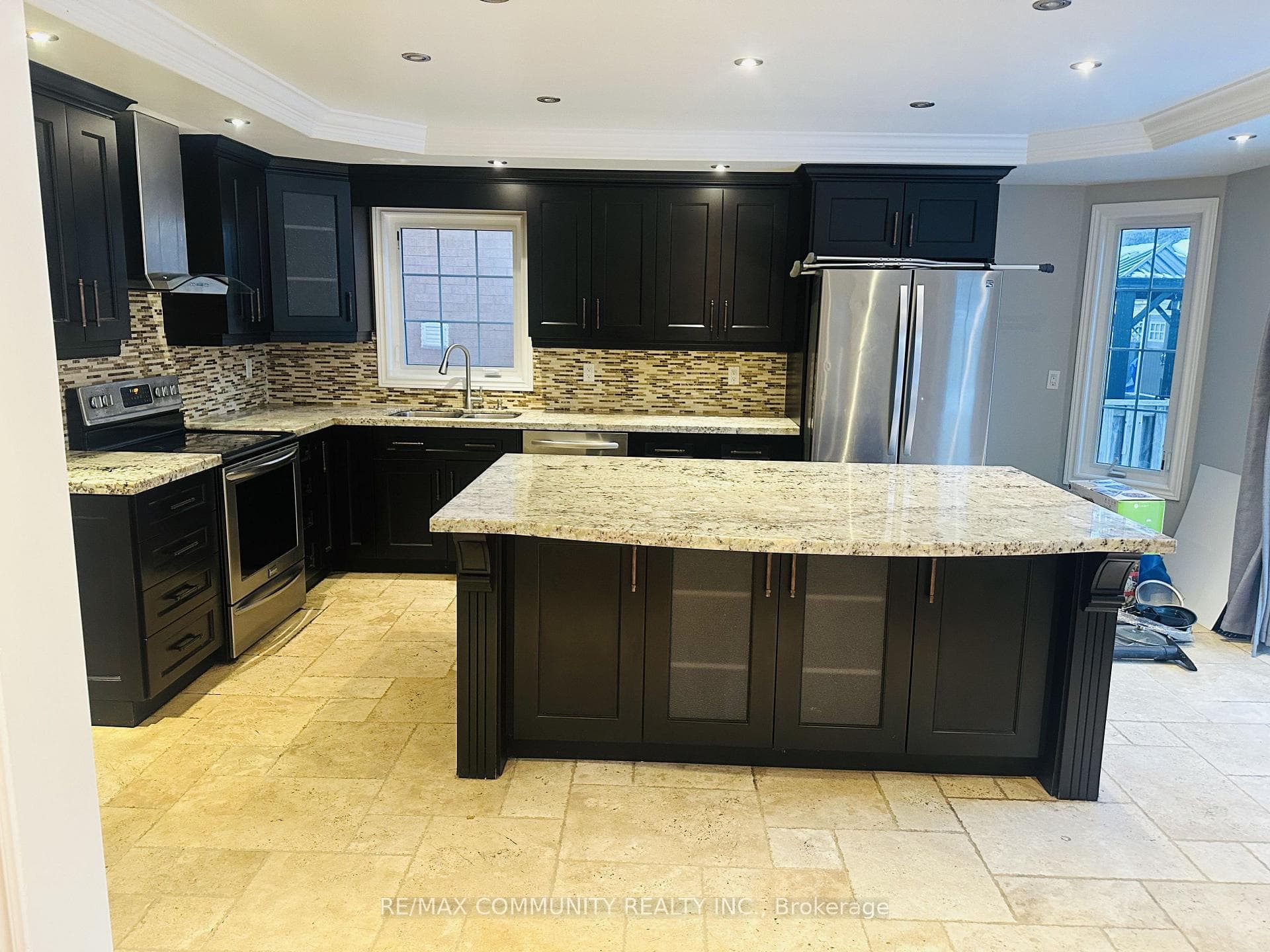 53 Hood Crescent, Brampton, ON L6Y 4S7, Brampton — photo 1